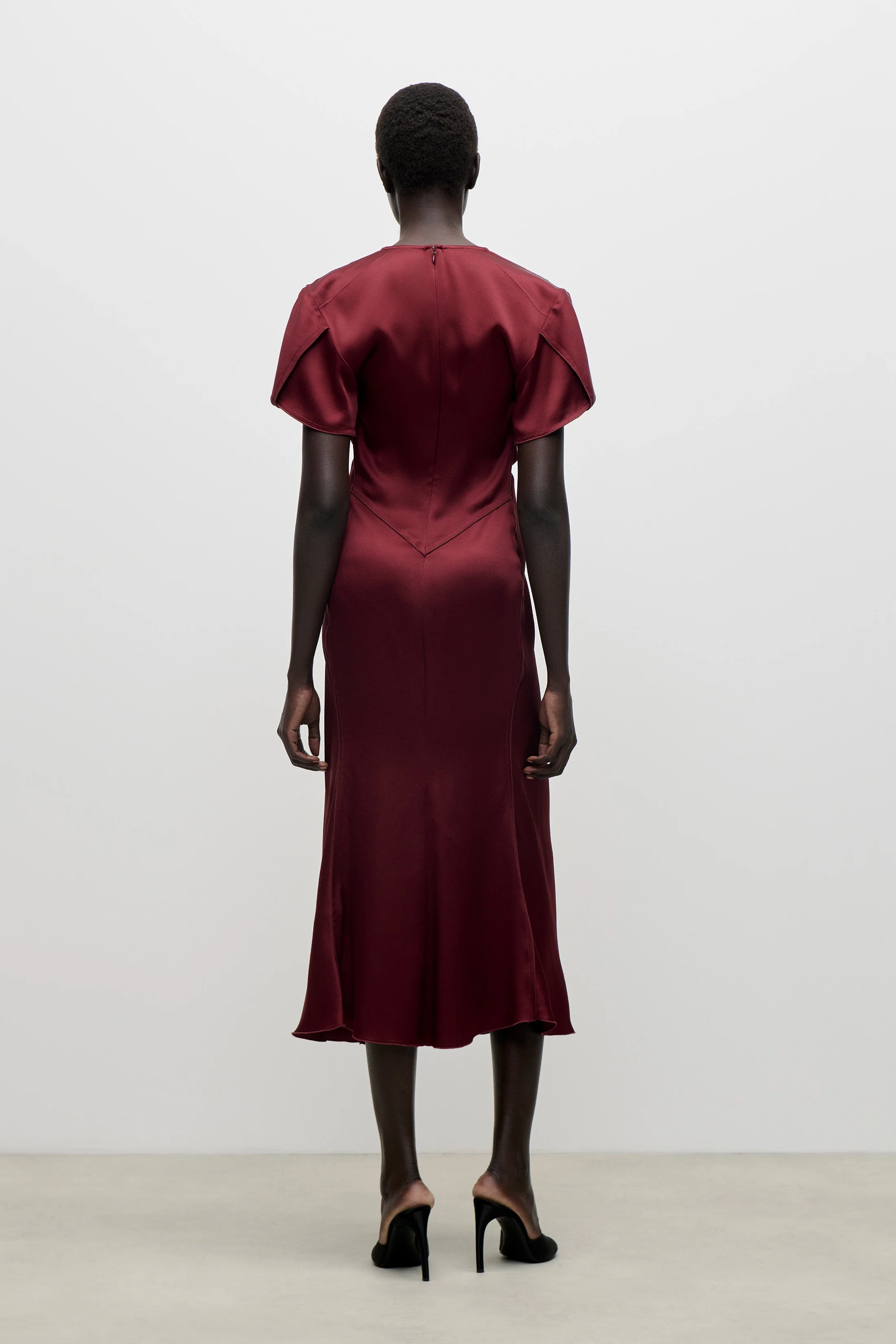 Eve Midi Dress In Burgundy - Image 3