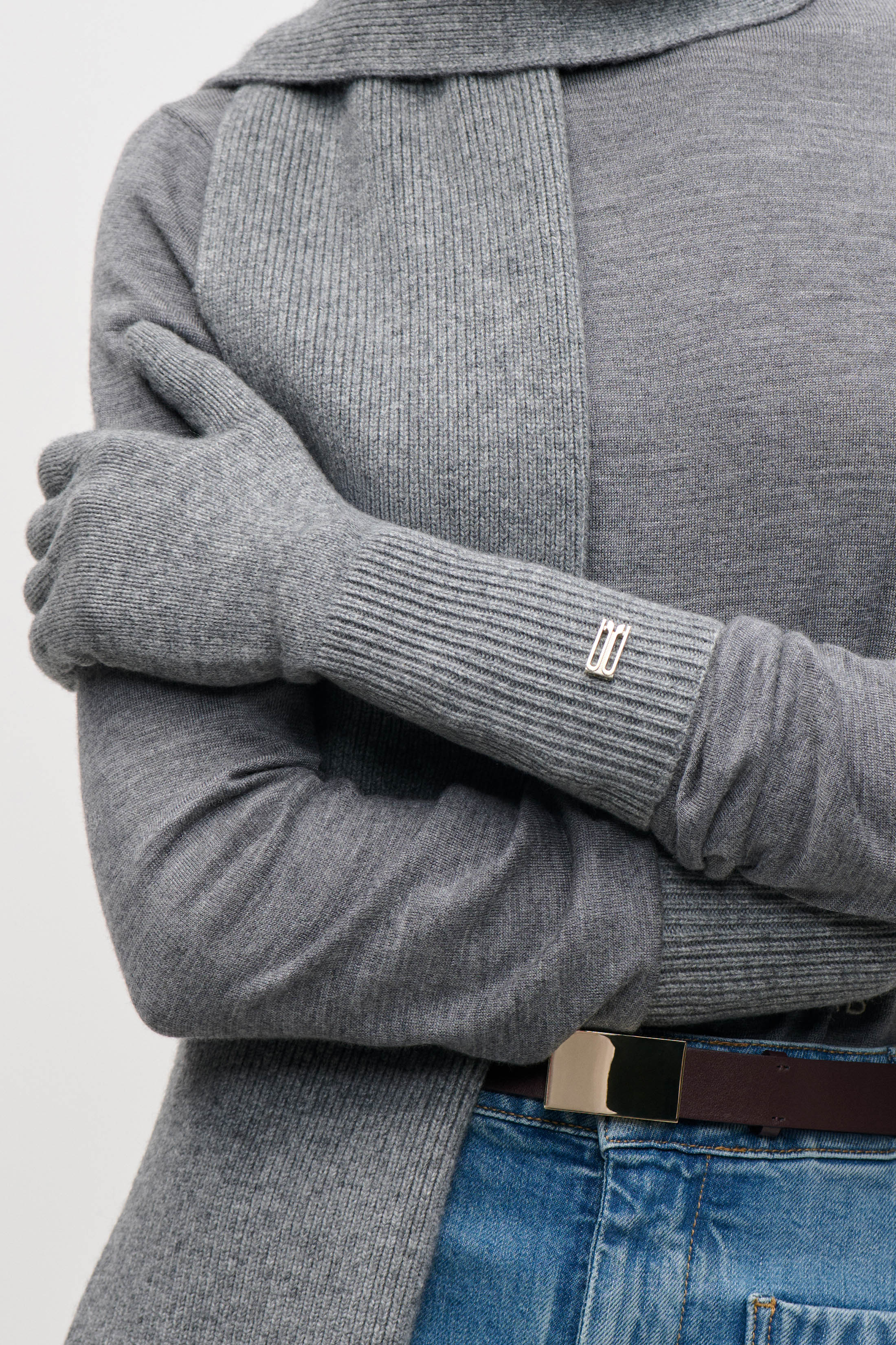 Gloves In Mid Grey - Image 2