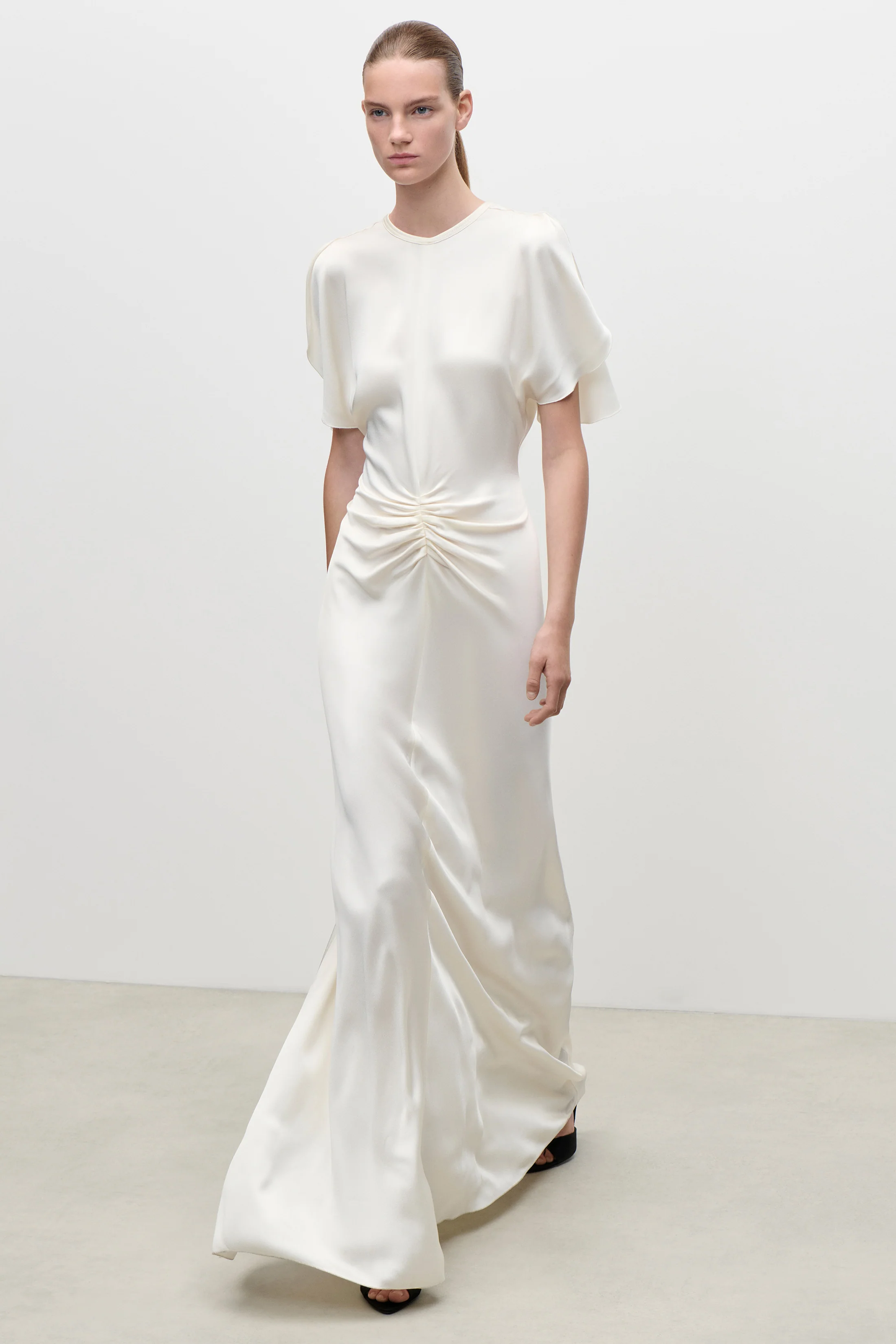 Isabella Gown In Ivory - Image 6