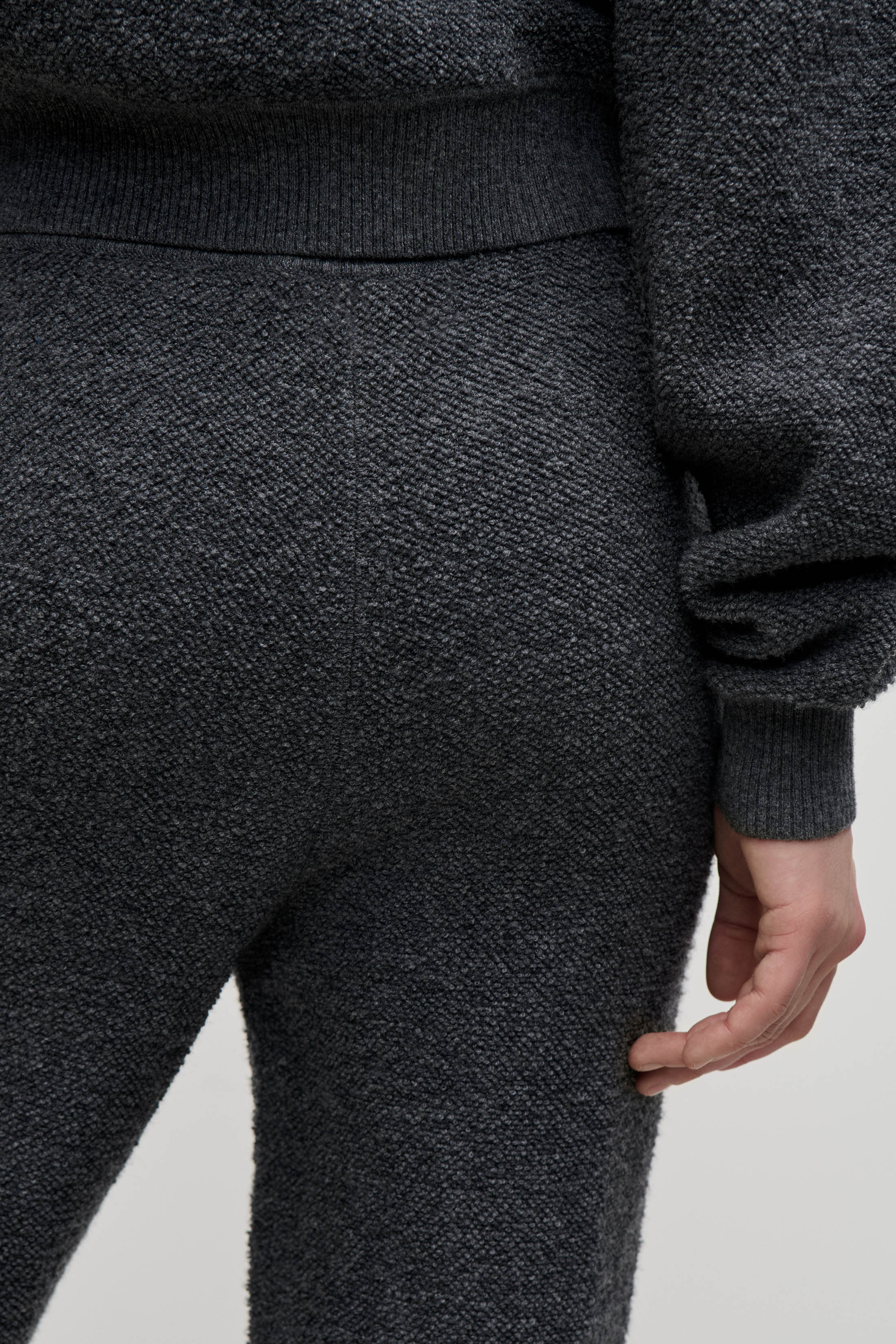 Klara Jogger In Dark Grey - Image 3