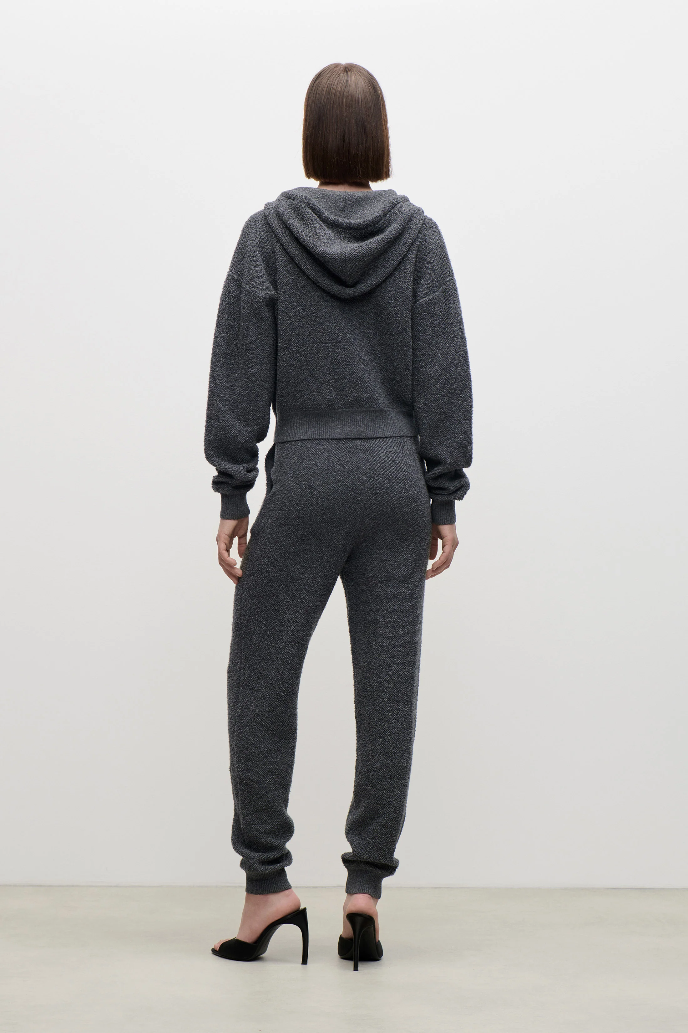 Klara Jogger In Dark Grey - Image 4