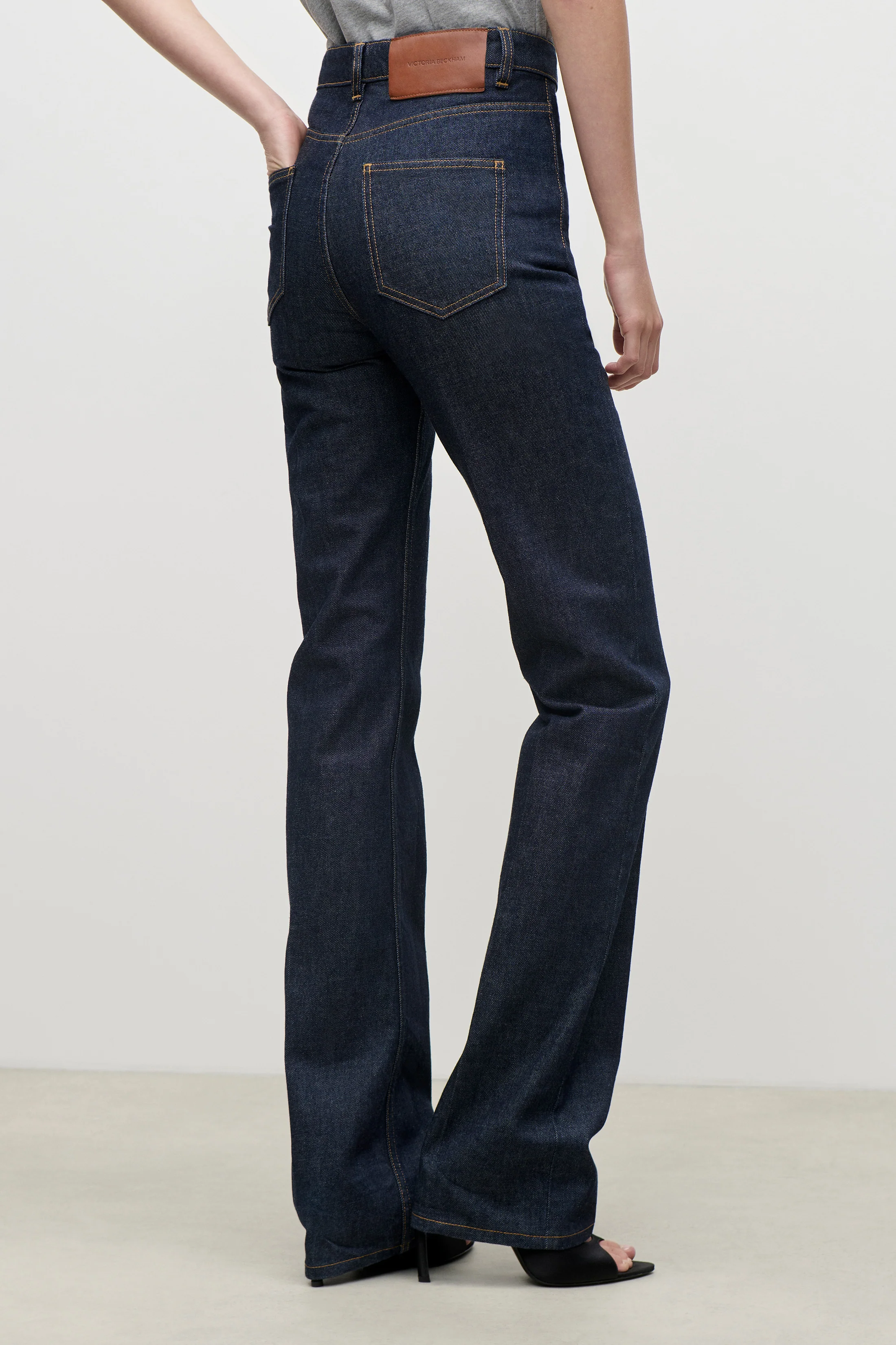 Julia Stretch Jean In Indigo Rinse - Image 4