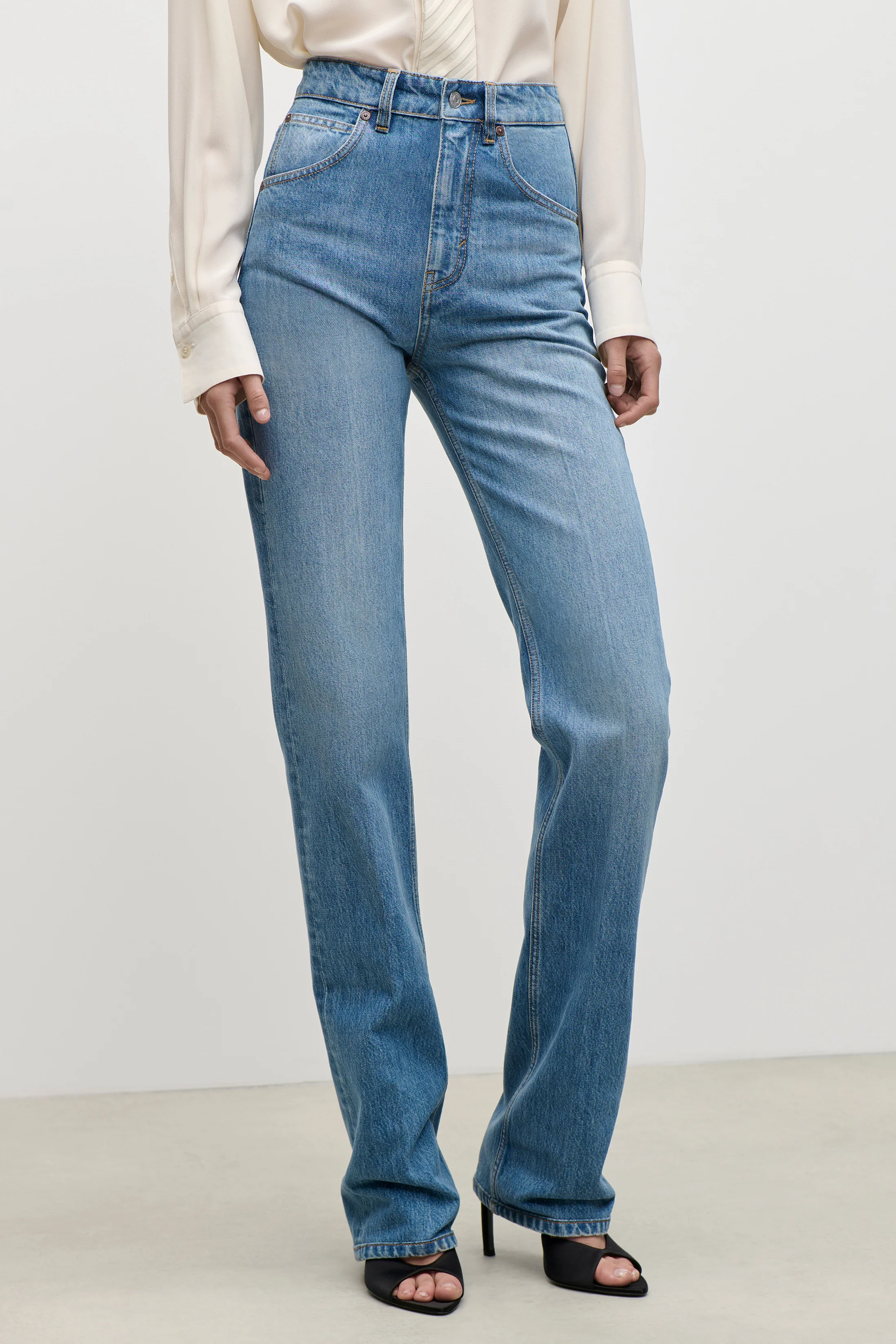 Julia Stretch Jean In Worn Blue Wash - Image 3