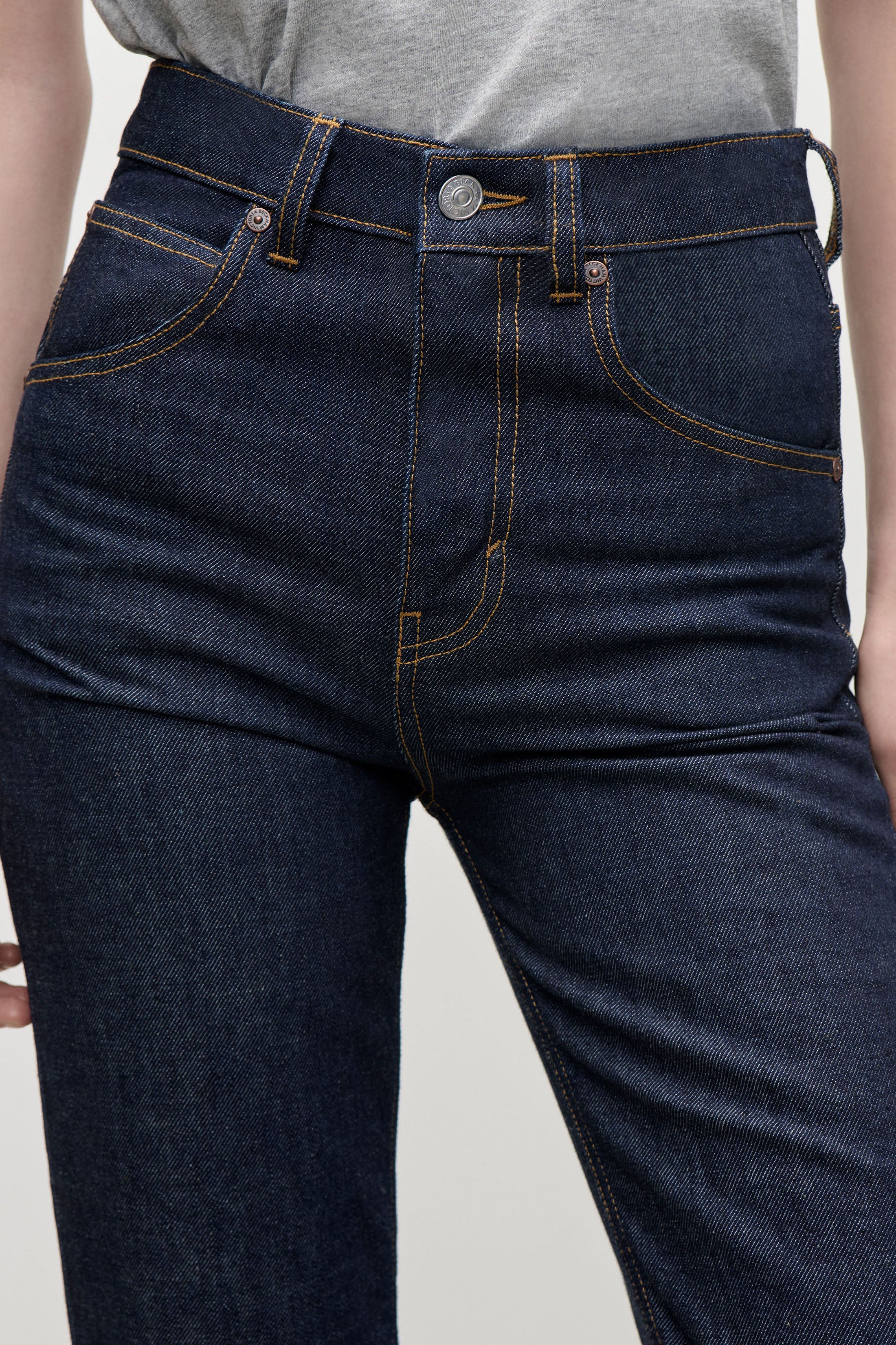 Julia Stretch Jean In Indigo Rinse - Image 5
