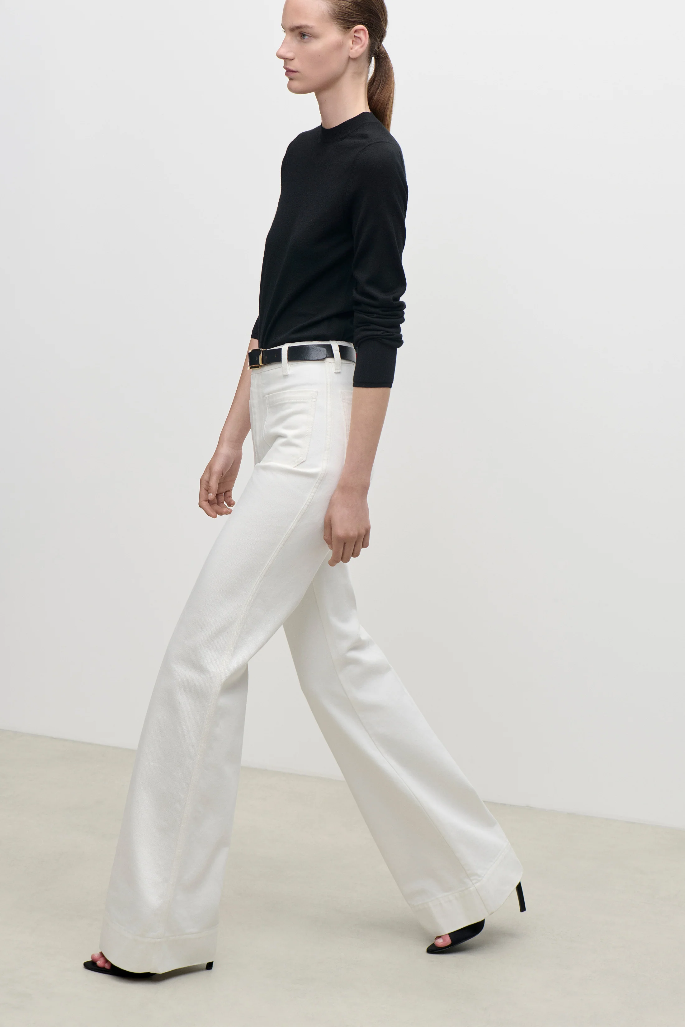 Austen Jumper In Black - Image 6