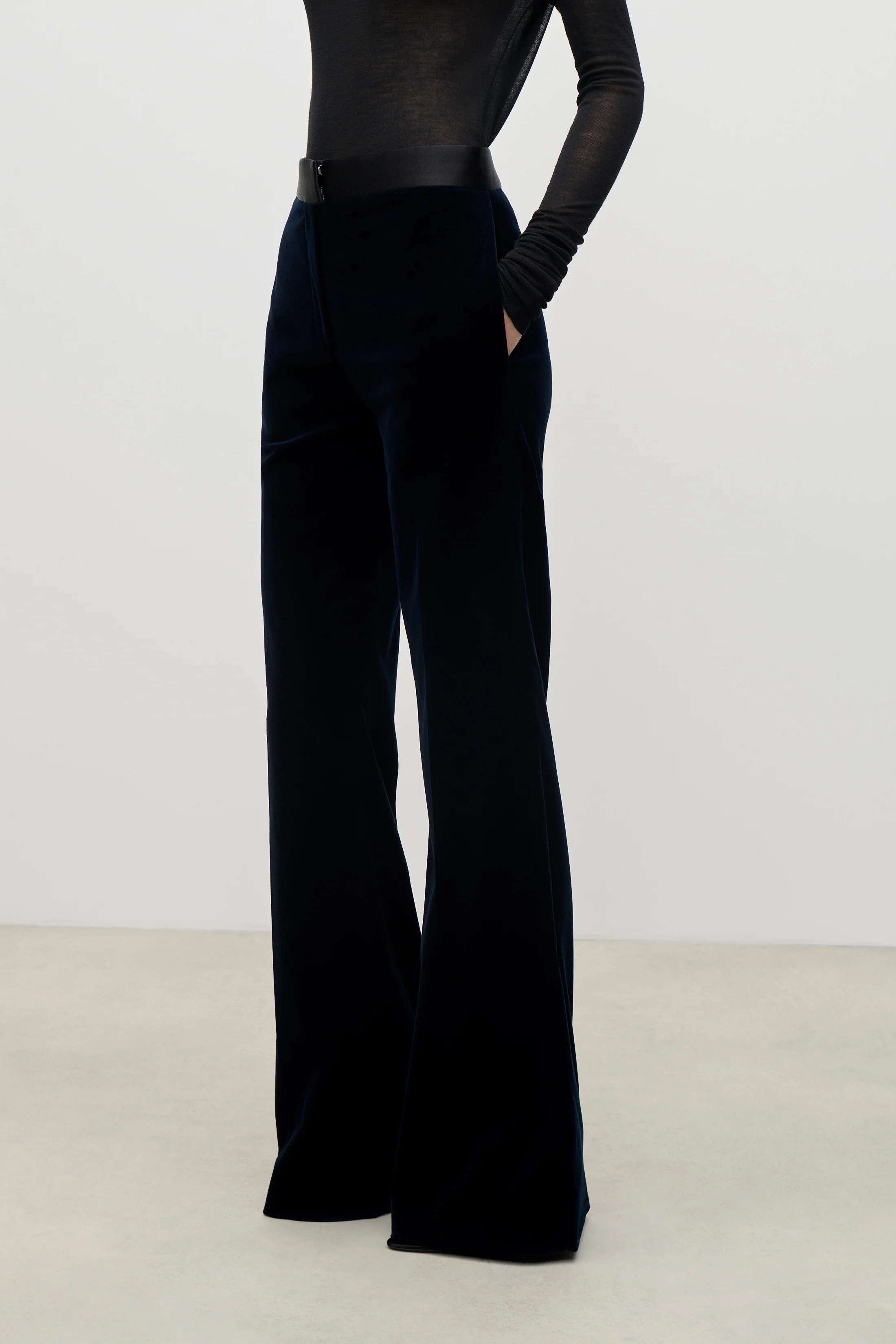 Alina Trouser In Midnight Velvet - Image 4