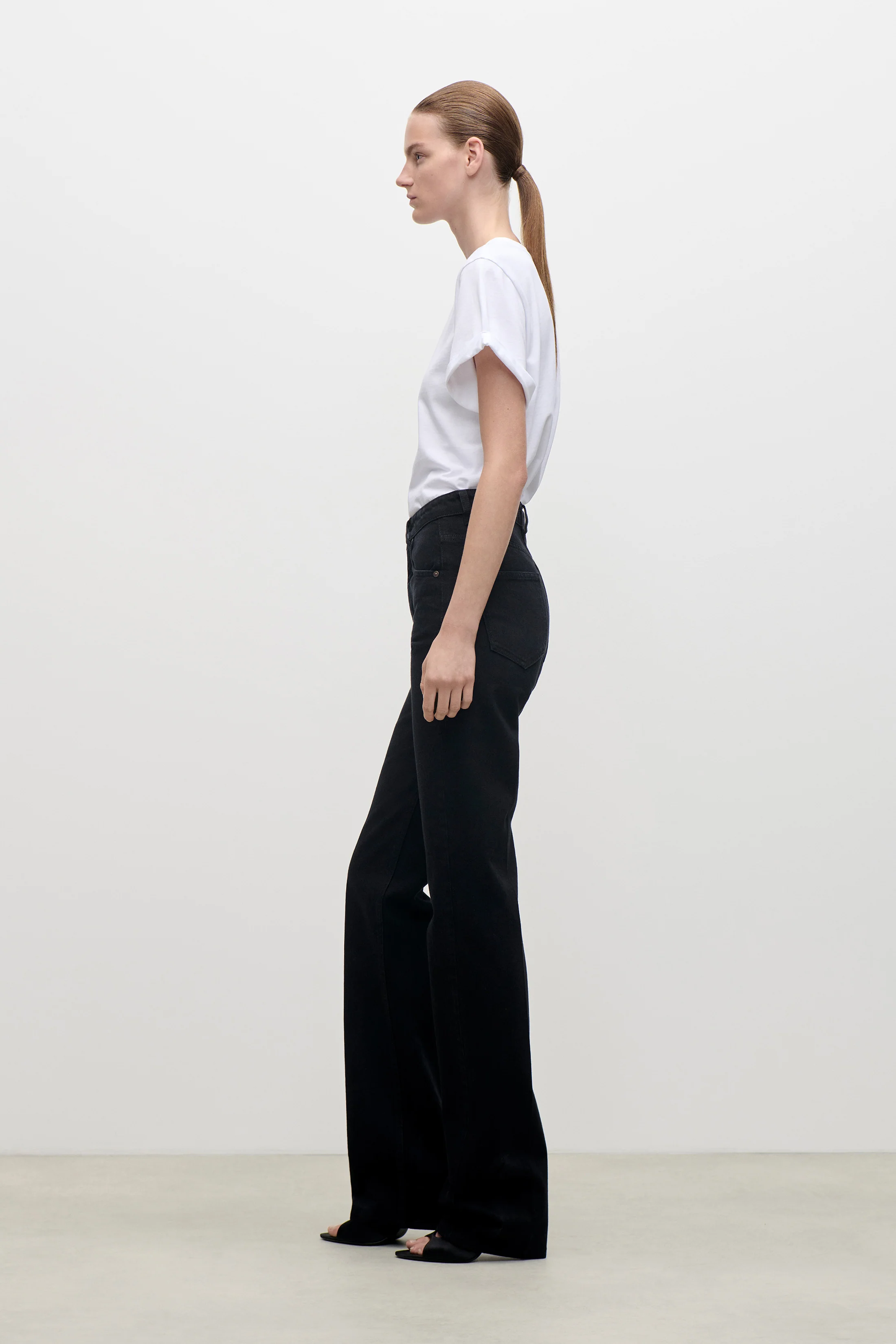 Tilly T-Shirt In White - Image 2